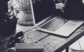 半岛体育官网-比分胶着！球队靠一粒制胜进球赢得比赛