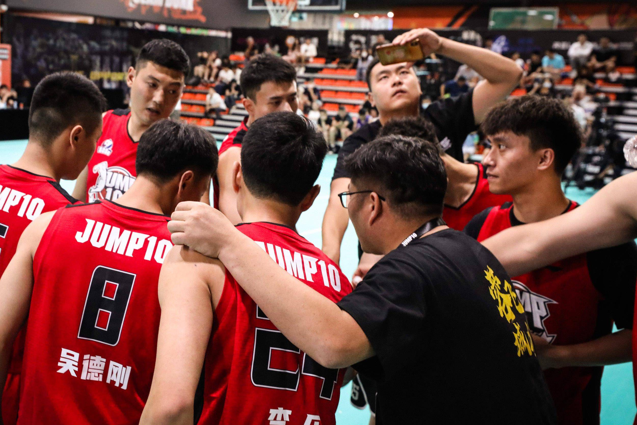 半岛体育平台官网-包含美洲篮球联赛高潮迭起，弗罗里达队实力抢眼的词条