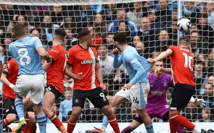 半岛体育app下载官网-关于斯图加特客场大破对手，实现绝地反击的信息