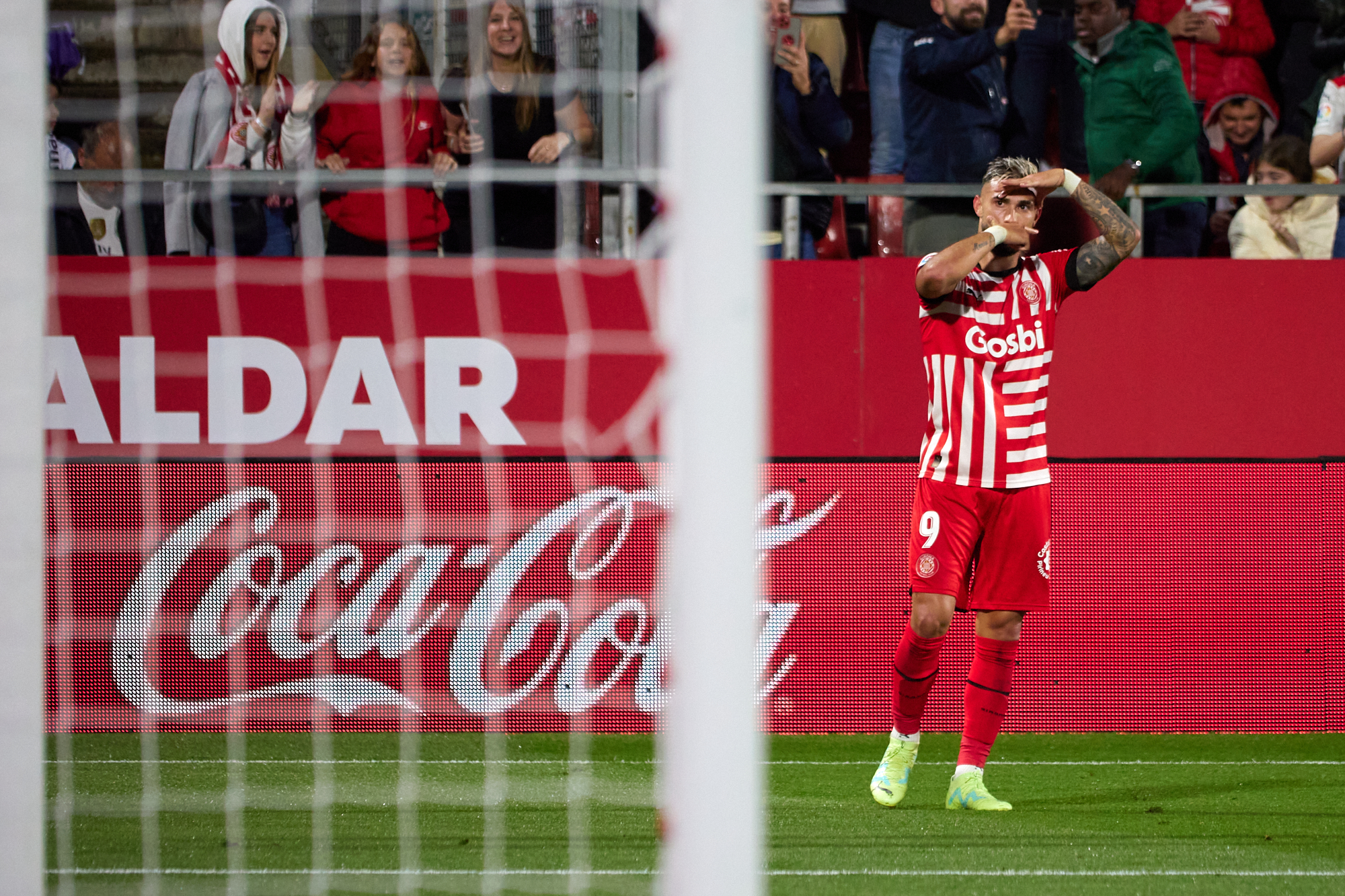 半岛体育官网入口下载-包含俄国利亚球队主场出现，小组出局前须晋级的词条